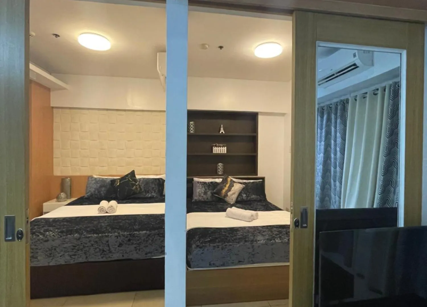 2Bedroom With 2Balcony With Pool View 1633-34 Manila 0*,